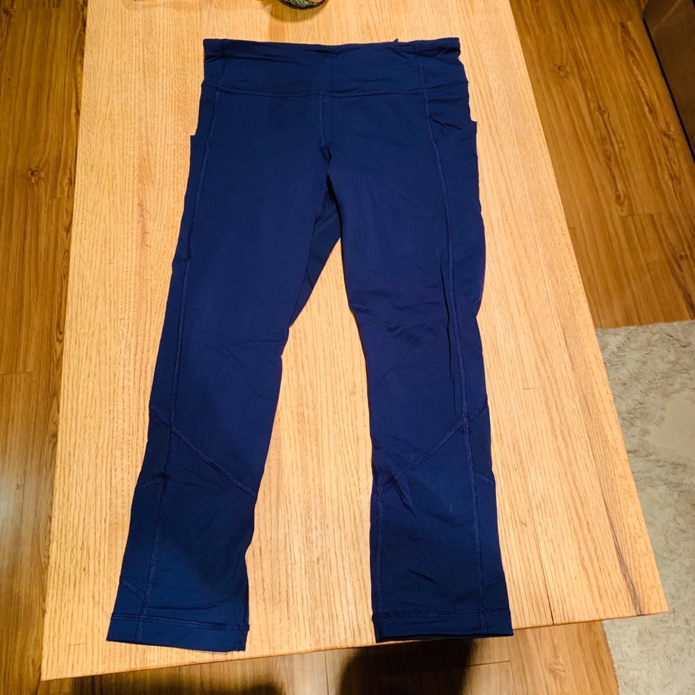 Never worn navy lululemon leggings size 6